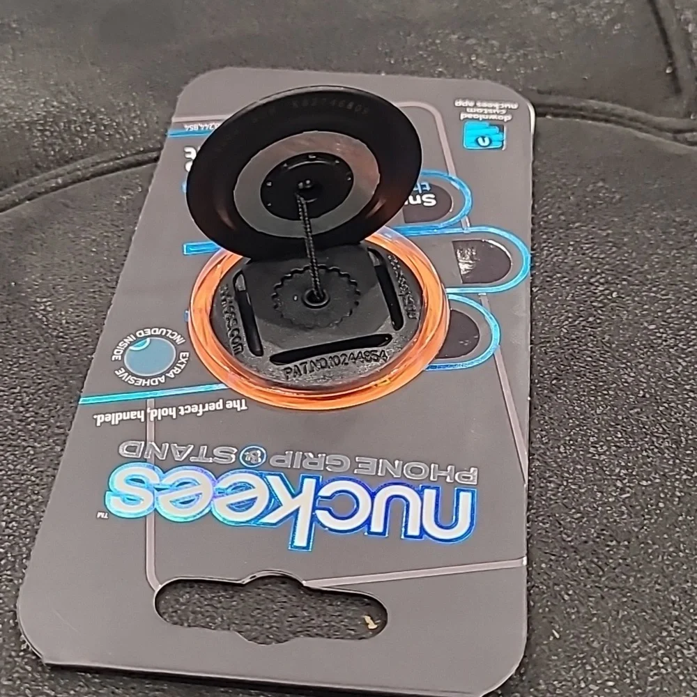 Nuckees Topps Phone Grip and Stand